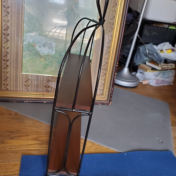 Longaberger Wrought Iron 2-Tier Shelf or Baker's Rack with WoodCrafts Shelves - Picture 9 of 9